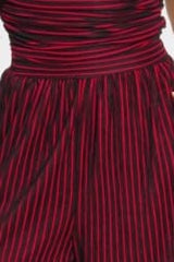 Makes No Sense *Black/Red